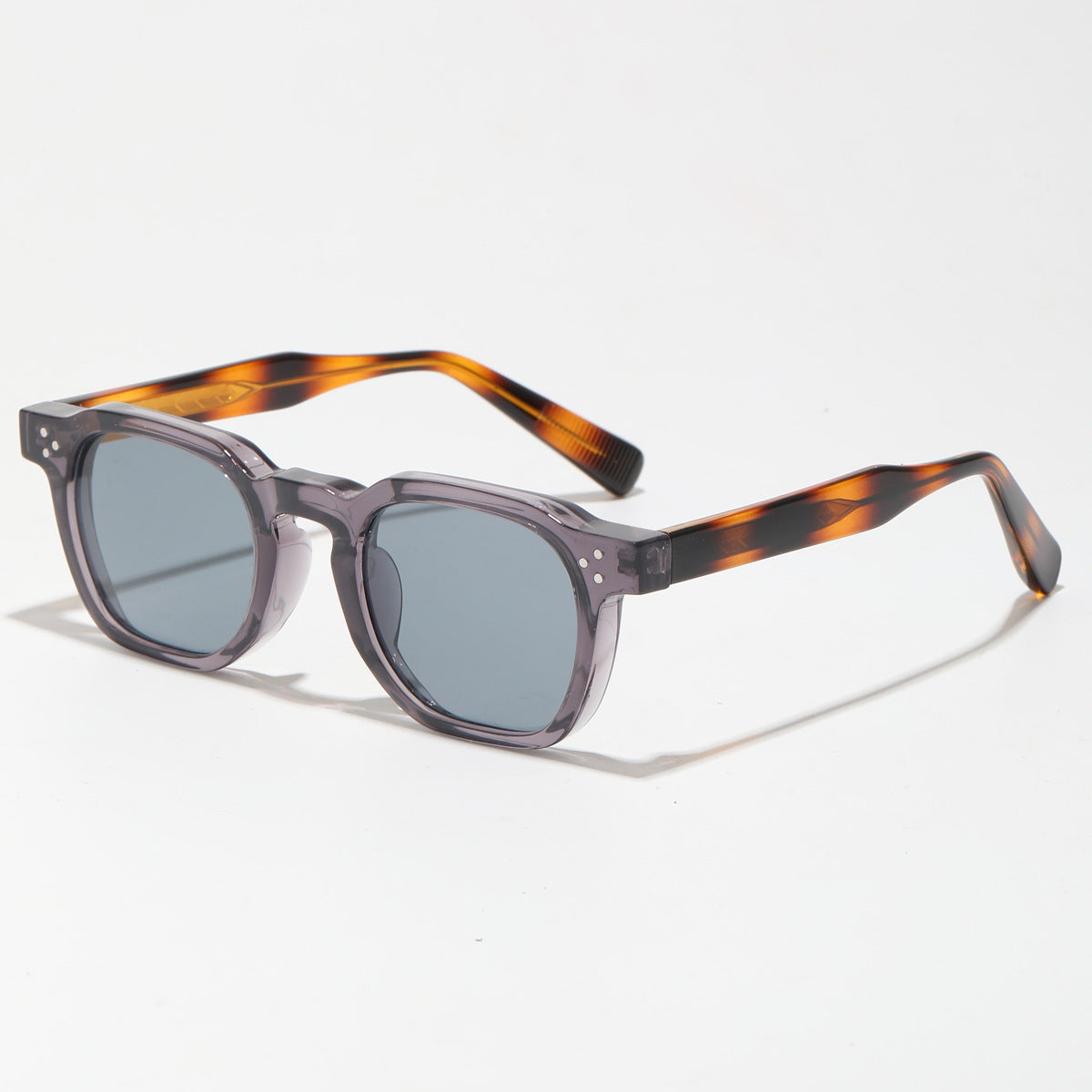 NeoRetro Eyewear / NovaLens
NeoRetro Eyewear / RetroVibe
NeoRetro Eyewear / LuxeShade
NeoRetro Eyewear / UrbanVision
NeoRetro Eyewear / ClassicAura