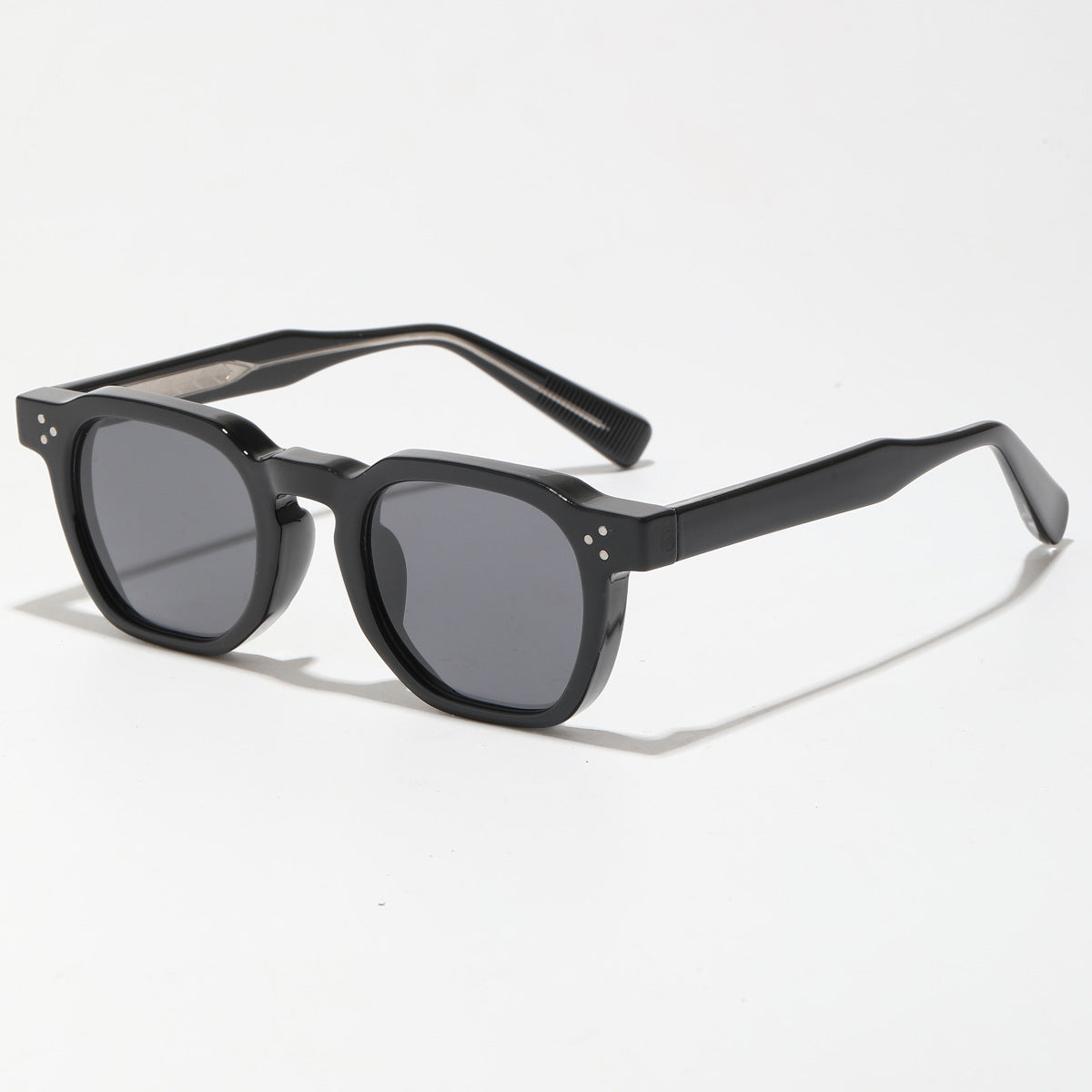 NeoRetro Eyewear / NovaLens
NeoRetro Eyewear / RetroVibe
NeoRetro Eyewear / LuxeShade
NeoRetro Eyewear / UrbanVision
NeoRetro Eyewear / ClassicAura