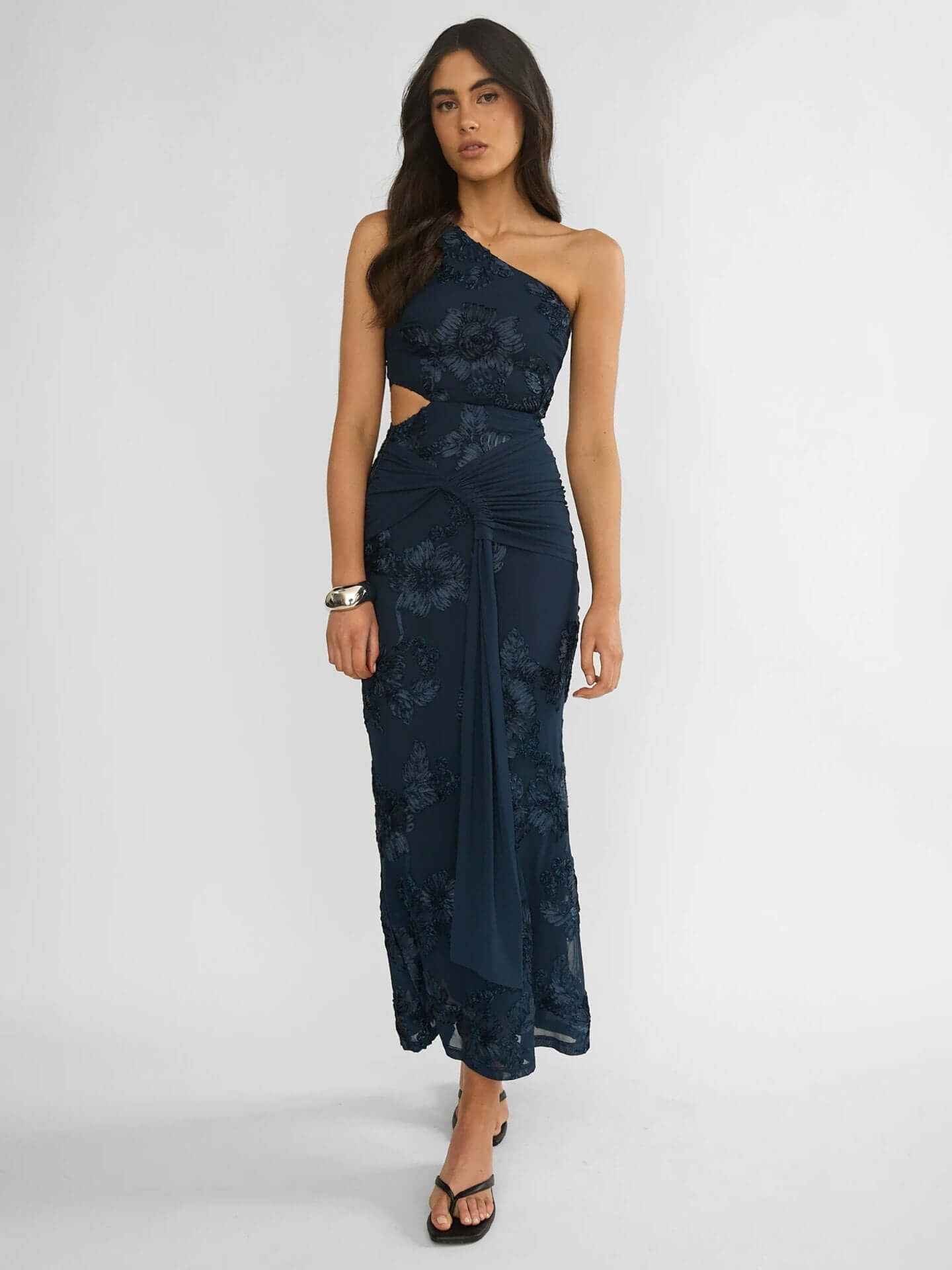 Embroidered Pleat Dress | Chic Draped Dress
One Shoulder Floral Dress | Elegant Maxi Style
Draped Floral Gown | Women's Chic Dress
Boho Embroidery Dress | Flowing Maxi Look
Elegant Pleated Dress | Romantic Evening Wear